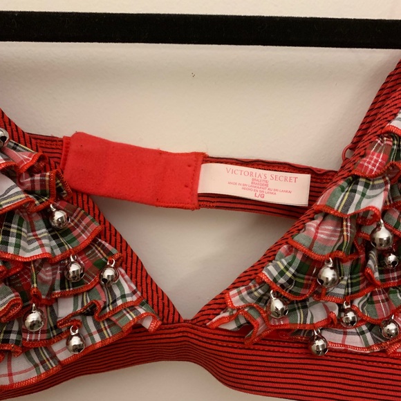 Victoria Secret Holiday Ruffle Bell Bra - Picture 2 of 4